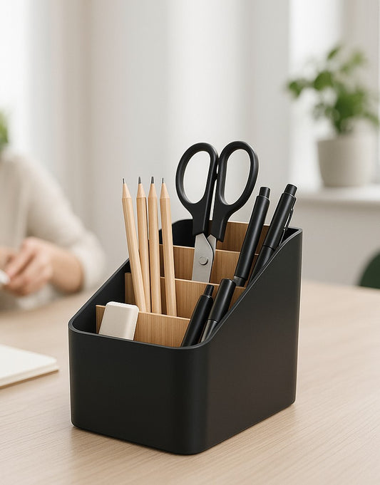 organisateur de bureau noir avec crayons stylo